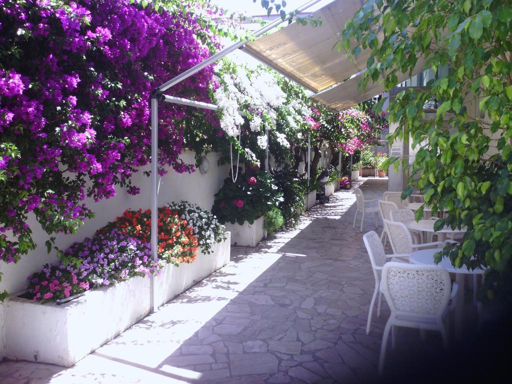 Hotel Mayor Sperlonga Buitenkant foto