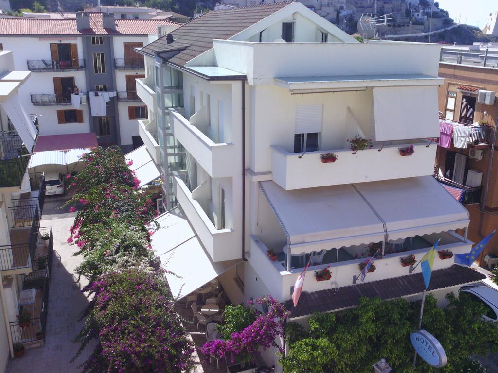 Hotel Mayor Sperlonga Buitenkant foto