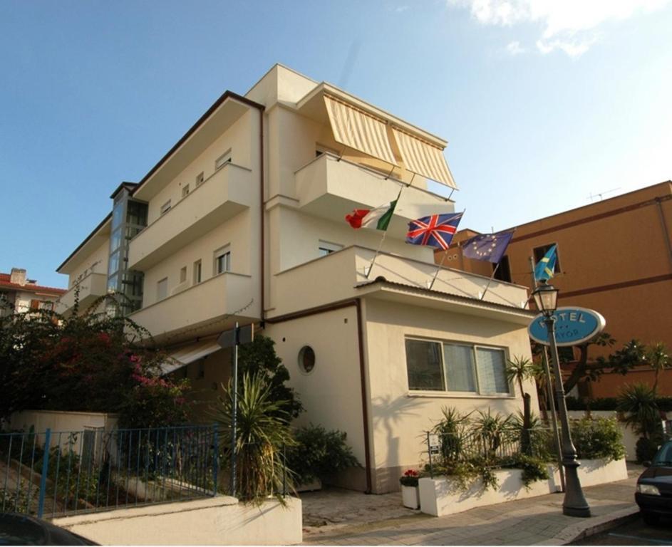 Hotel Mayor Sperlonga Buitenkant foto