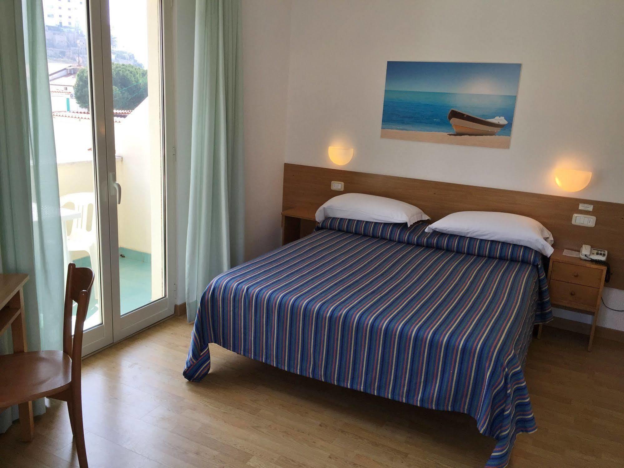 Hotel Mayor Sperlonga Buitenkant foto