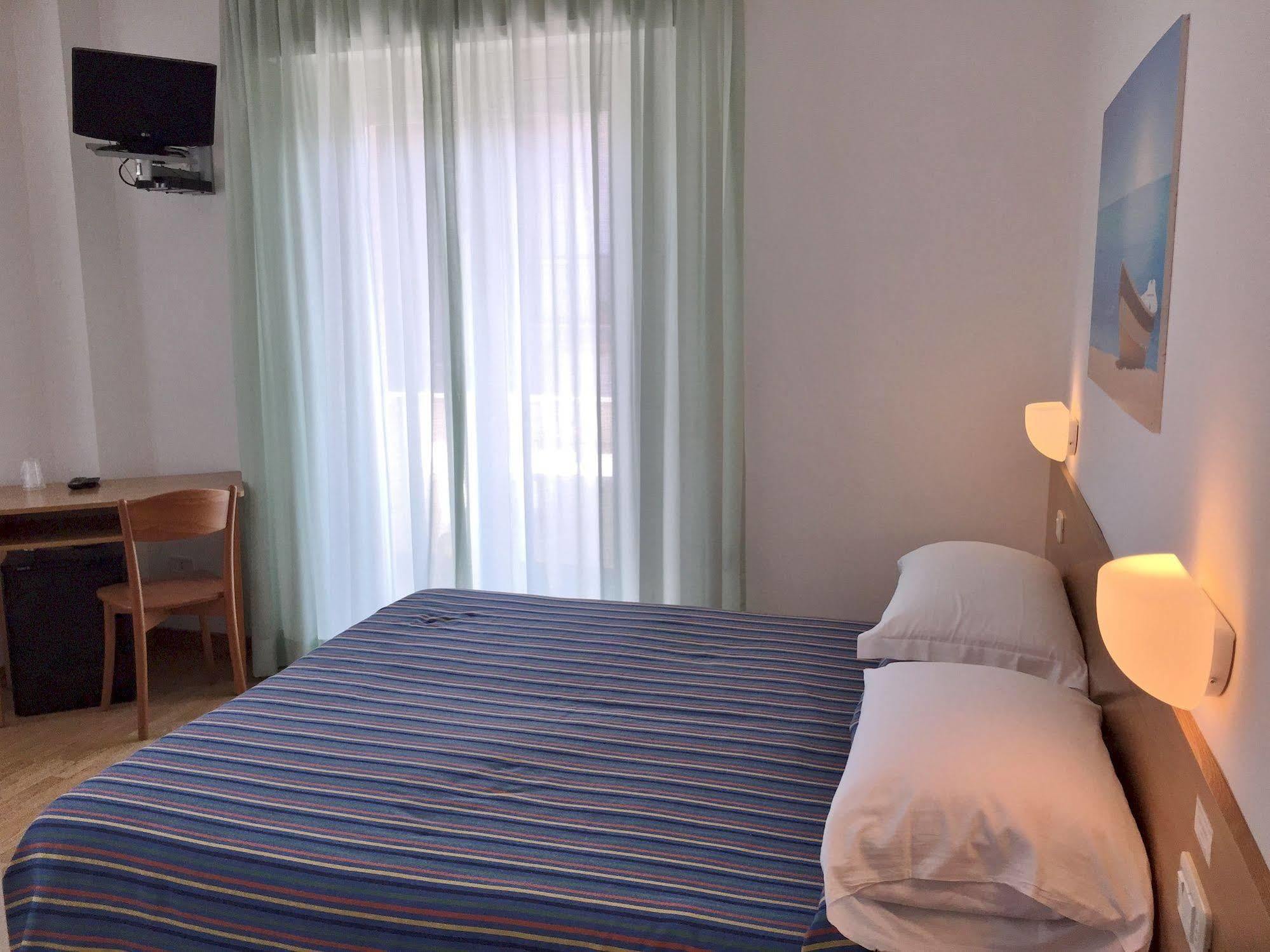Hotel Mayor Sperlonga Buitenkant foto